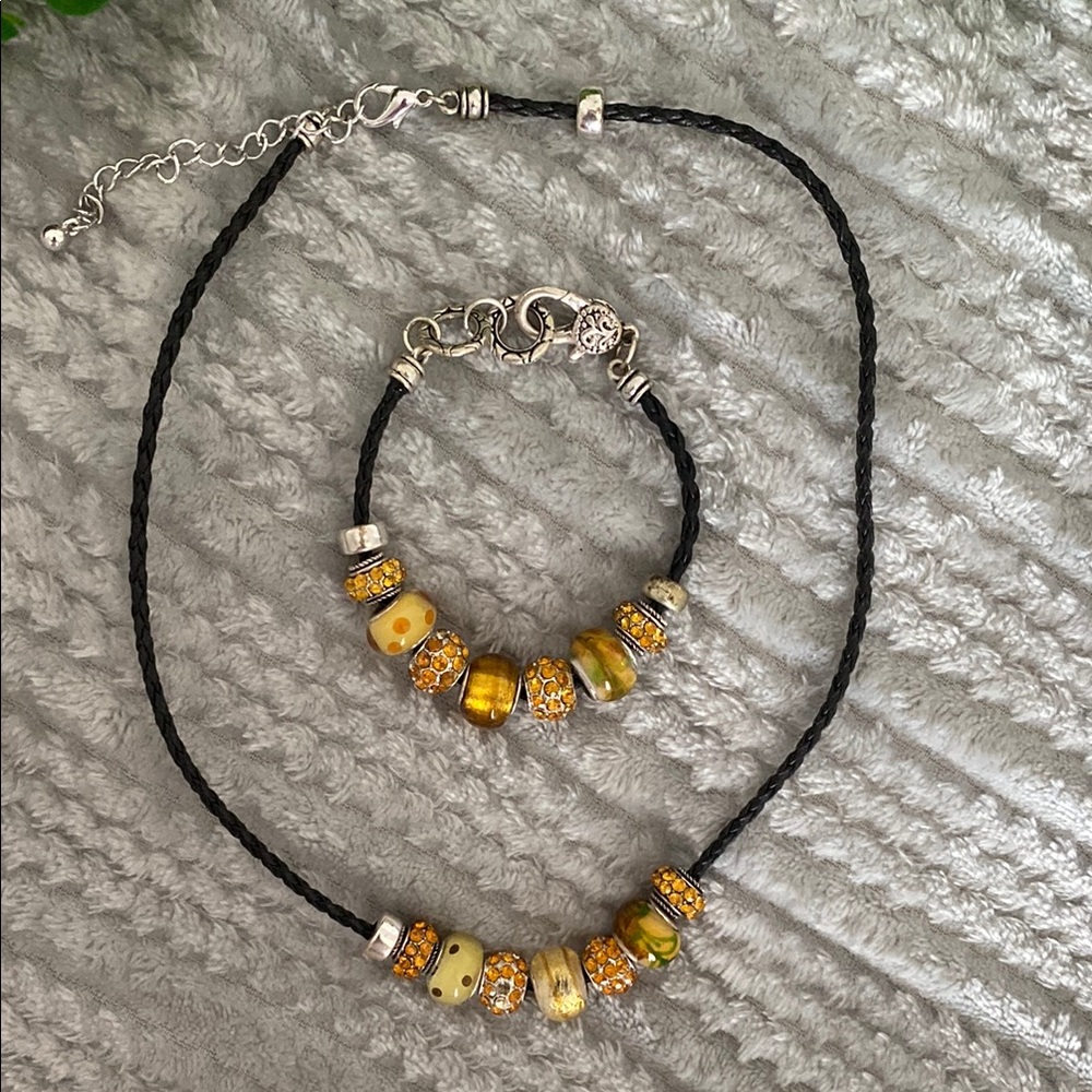 Elegant Beaded Necklace and Bracelet Set - Picture 3 of 6